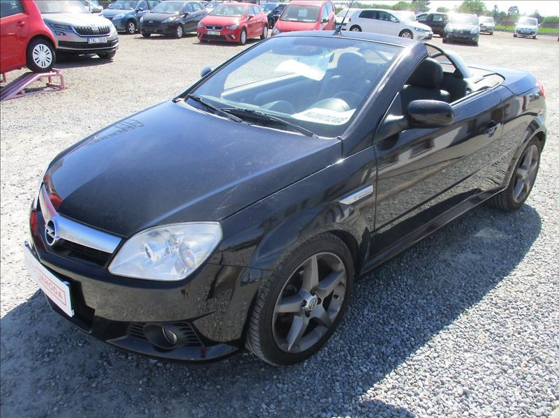 Opel Tigra 1,8 i,klima,serv.kniha, - fotka 3 z 36