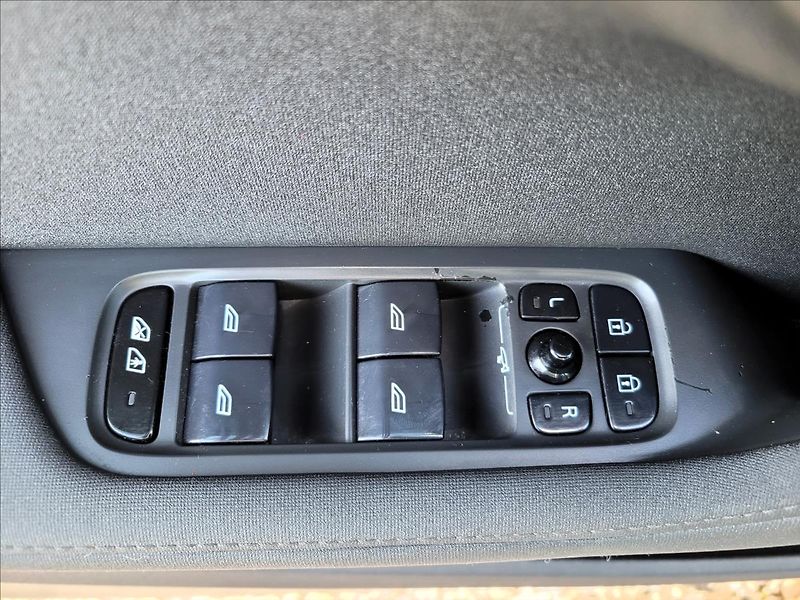 Polestar 2 0,0 300kw,AWD,Led,výhřev, - fotka 37 z 50