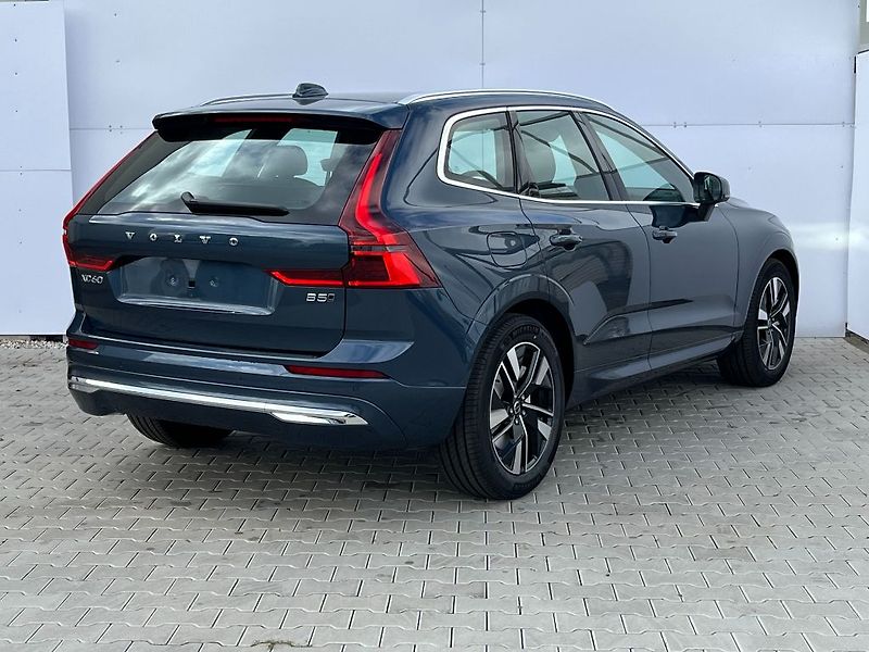 Volvo XC60 PLUS BRIGHT B5 AWD 184kW - fotka 7 z 31