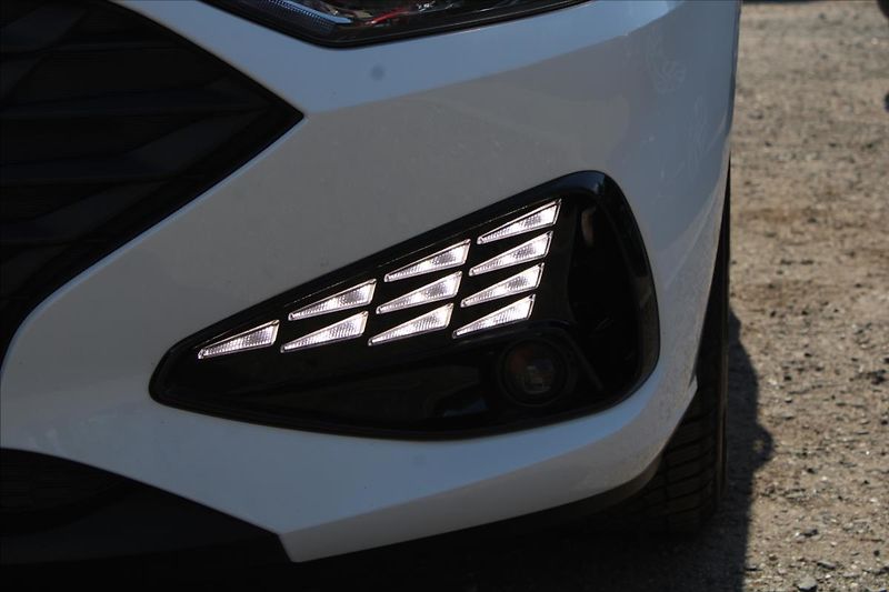 Hyundai i30 1,5 CVVT  NOVÉ V ČR,1.MAJITEL - fotka 25 z 26