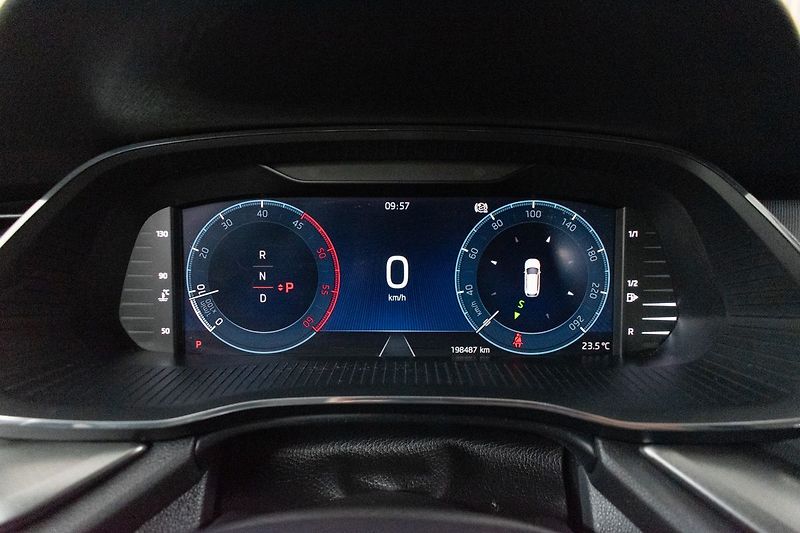 Škoda Octavia 2.0 TDI DSG*ACC*MIRROR-LINK* - fotka 18 z 35