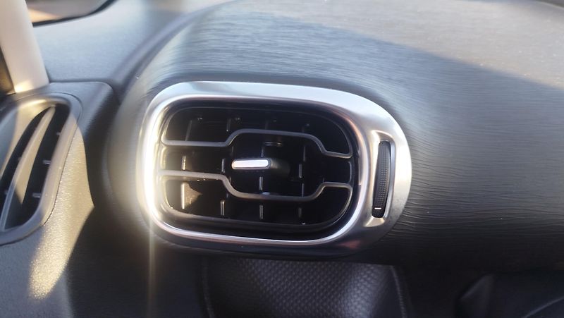 Citroën C3 Picasso (2012) 1.4 16V   top stav - fotka 17 z 31