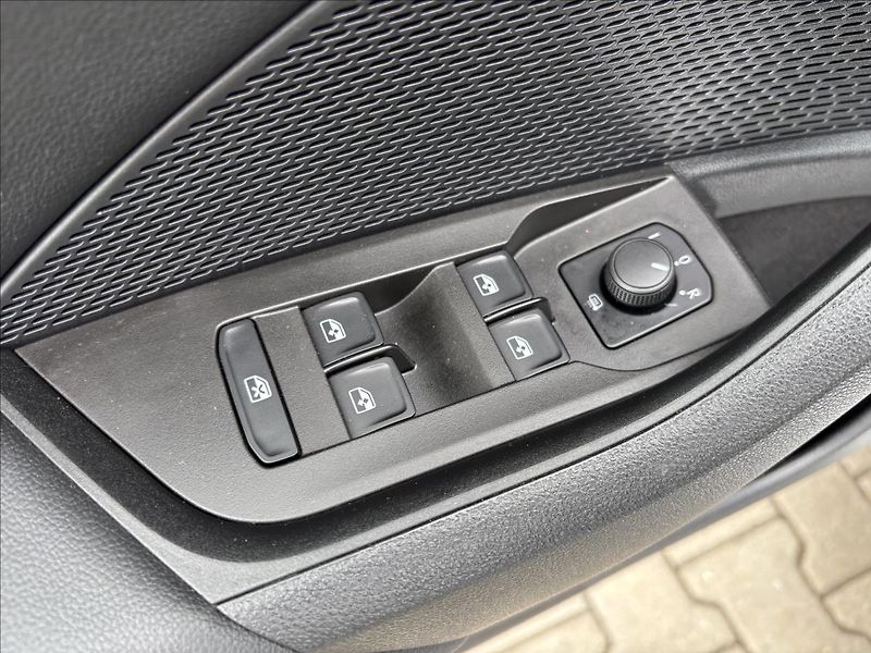 Škoda Octavia 2,0 TDI Ambition 85kW - fotka 22 z 43