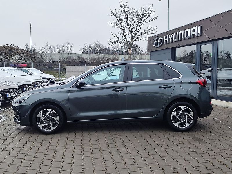 Hyundai i30 1.5 T-GDI/103kW Style DCT - fotka 8 z 33