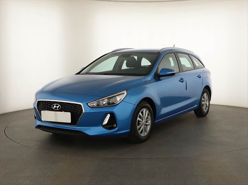 Hyundai i30 (2018) Comfort 1.0 T-GDI, Serv.kniha - fotka 2 z 13
