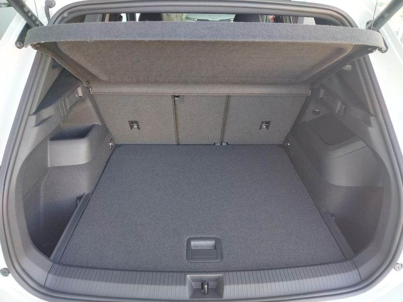Volkswagen Tiguan R-Line 2,0 TSI 150 kW 4MOT - fotka 7 z 27