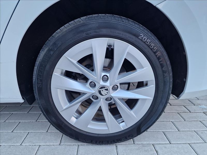 Škoda Octavia 2.0 TDI Style Tažné,ČR,1.Maj. - fotka 46 z 50