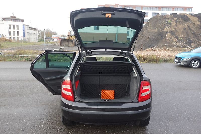 Škoda Fabia 1,4TDi SPORTLINE  2.MAJ.! - fotka 24 z 25