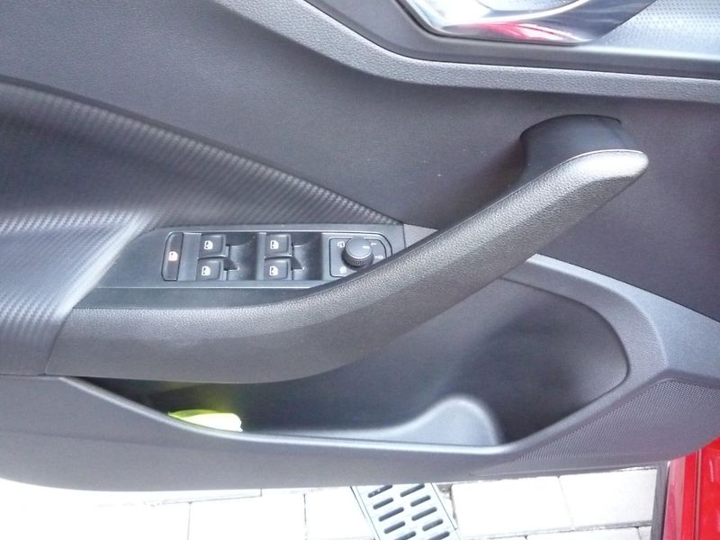 Škoda Kamiq (2025) 1,0TSi 85kW DSG MONTE CARLO - fotka 7 z 25