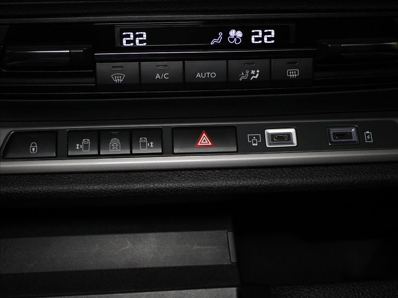 Opel Zafira 2,0 CDTi 130kW Elegance 2+2+2 - fotka 20 z 25