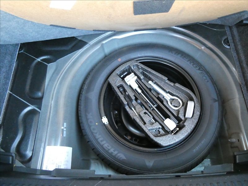 Volkswagen Polo 1,2 TSi 66kW HIGHLINE,serviska - fotka 19 z 39