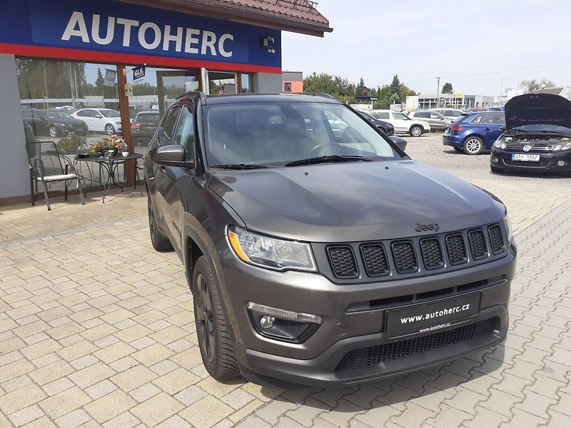 Jeep Compass (2020) 2.4 L 4X4 LATITUDE - fotka 2 z 39