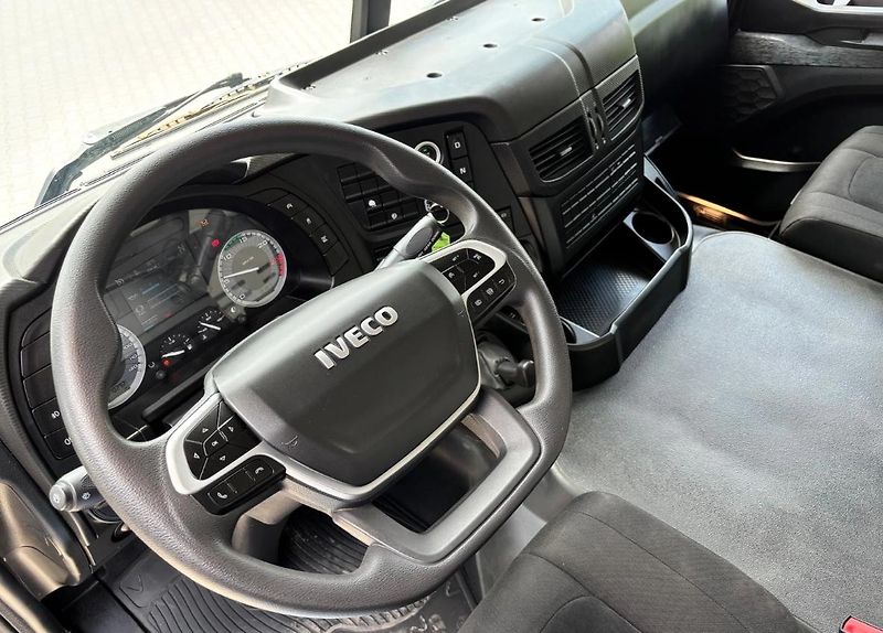 Iveco X-WAY (2024) AD360 8x4 Bordmatik EURO 6 - fotka 13 z 17