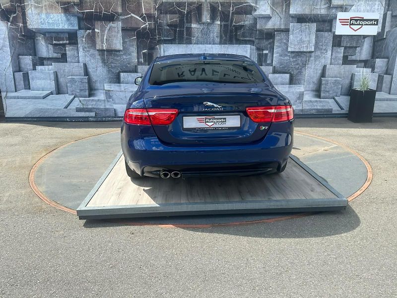 Jaguar XE (2016) 2.0D, 120KW, R SPORT, ROZVODY - fotka 7 z 27