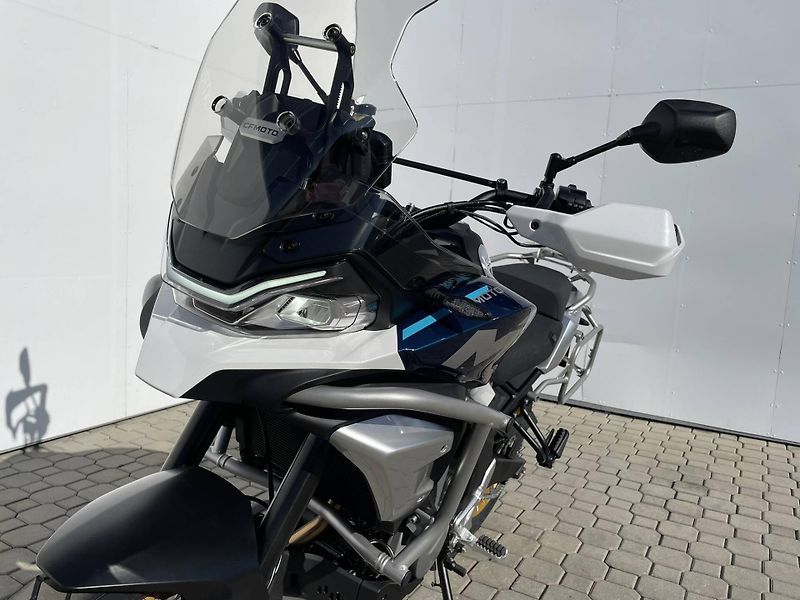CFMOTO (2026) 700MT Adventure EU5+ - fotka 9 z 13