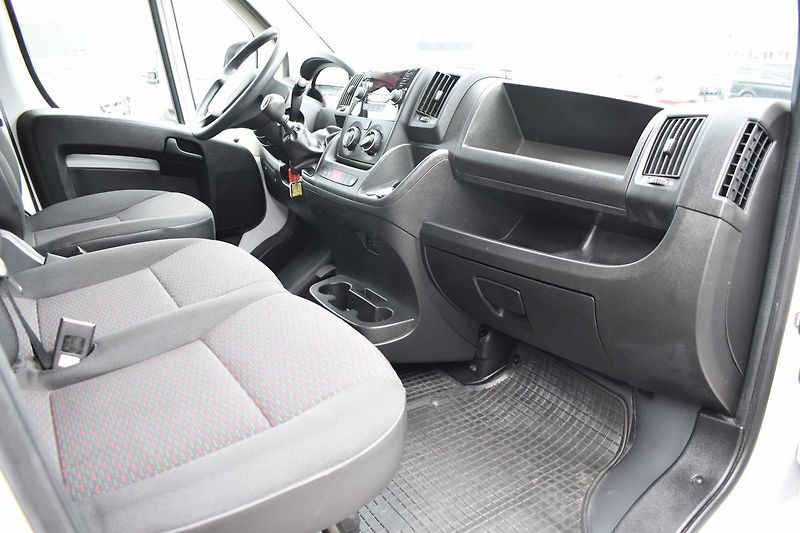 Citroën Jumper 2.2 BHDi 103kW L2H2*DPH*ČR 1.M - fotka 10 z 22