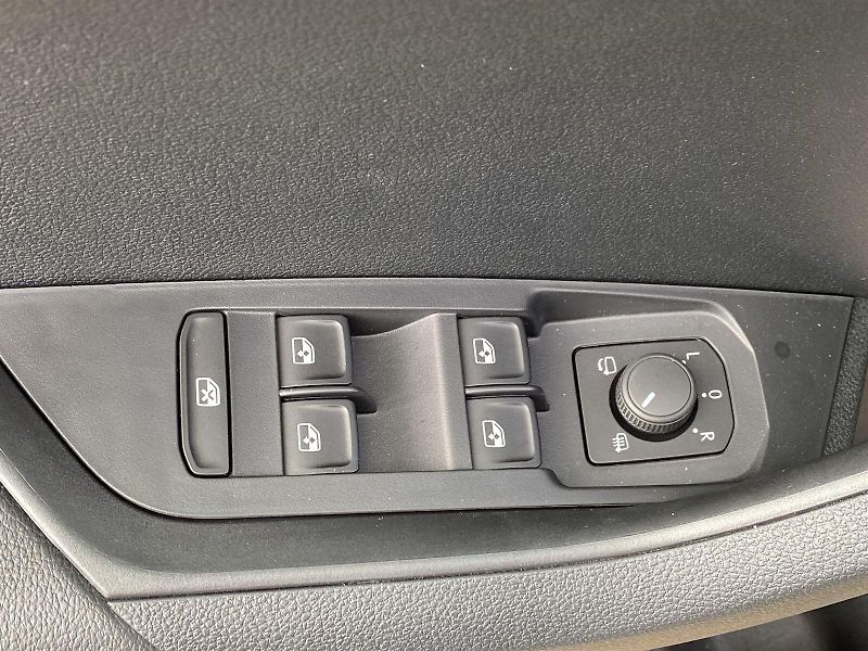 Škoda Karoq (2024) 2.0 TDI 4x4 DSG SportLine - fotka 28 z 36