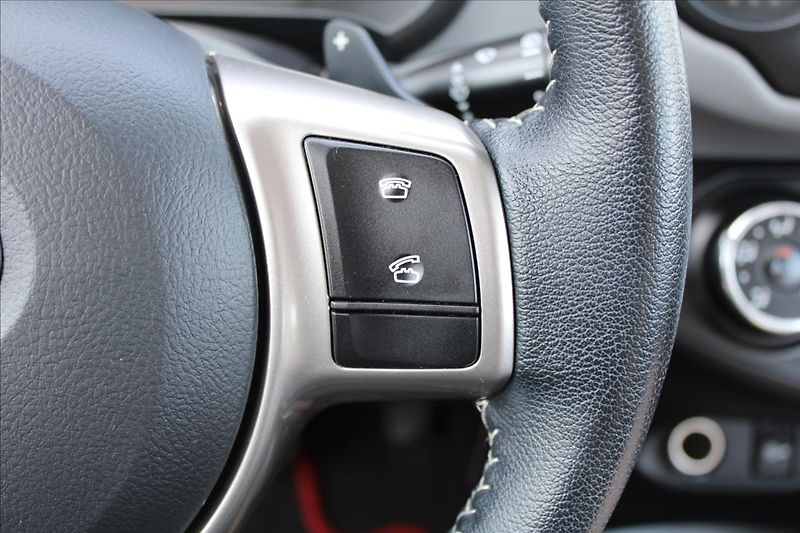 Toyota Yaris 1,3 VVT-i  ČR,1MAJ,DPH,AUTOMAT - fotka 18 z 27