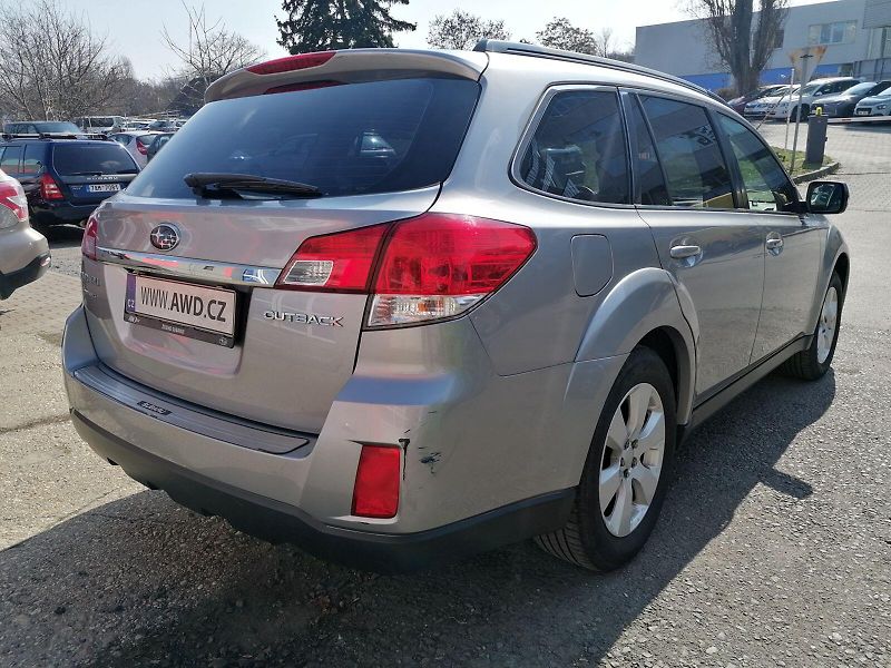 Subaru Outback (2010) 2.5i Comfort MY2010 - fotka 4 z 10
