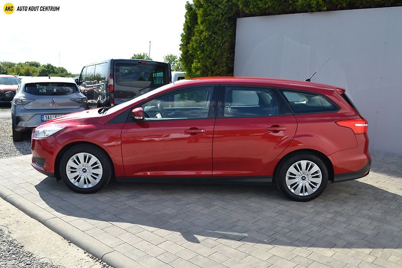 Ford Focus 1.6i - 77KW  TREND - fotka 2 z 39