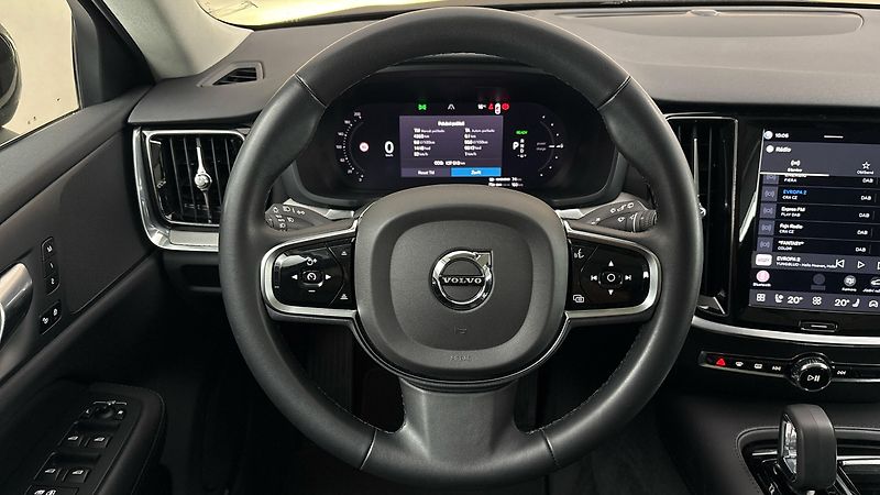 Volvo V60 2.0 T6 AUT AWD Recharge Plus B - fotka 9 z 34