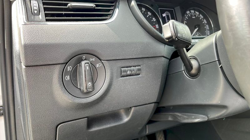 Škoda Octavia (2014) Combi 1.6 TDI Ambition - fotka 32 z 34