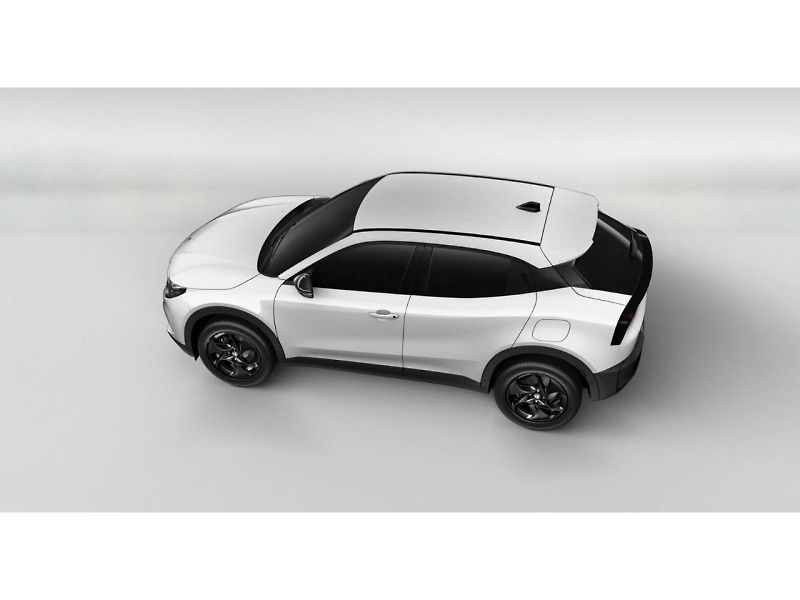 Alfa Romeo Junior (2026) Ibrida 1.2 Turbo Hybrid 145k * - fotka 3 z 7