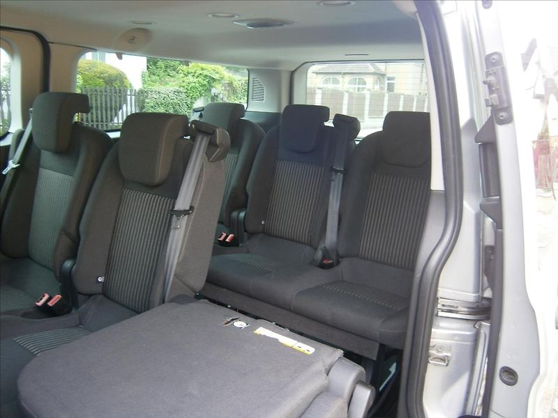 Ford Tourneo Custom 2,2 TDCI 114 KW  TITANIUM - fotka 14 z 21