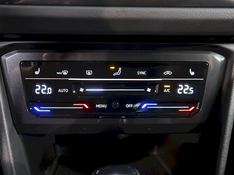 Volkswagen Tiguan (2022) R 2.0TSI 235KW DSG 4x4 - fotka 30 z 38