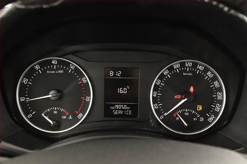Škoda Octavia (2009) 1.6, nová STK, v provozu - fotka 8 z 11