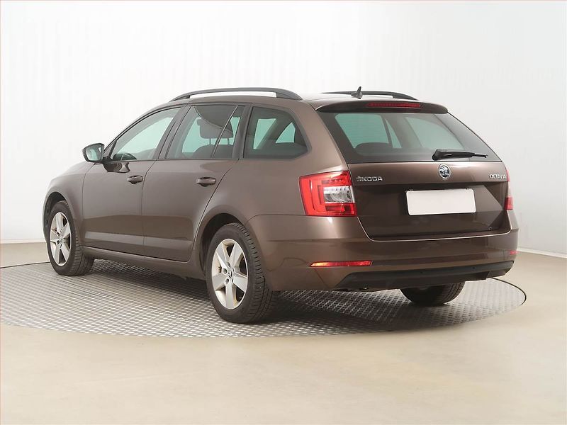 Škoda Octavia (2019) Ambition 1.6 TDI, Serv.kniha - fotka 4 z 15