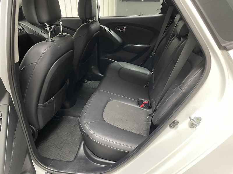 Hyundai ix35 1.6 GDi ČR REZERVACE  - fotka 18 z 27