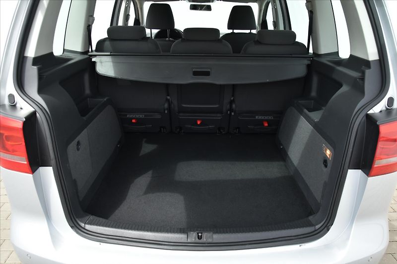 Volkswagen Touran 1.6TDI 77kW KLIMA SERVIS.KNIHA - fotka 11 z 20
