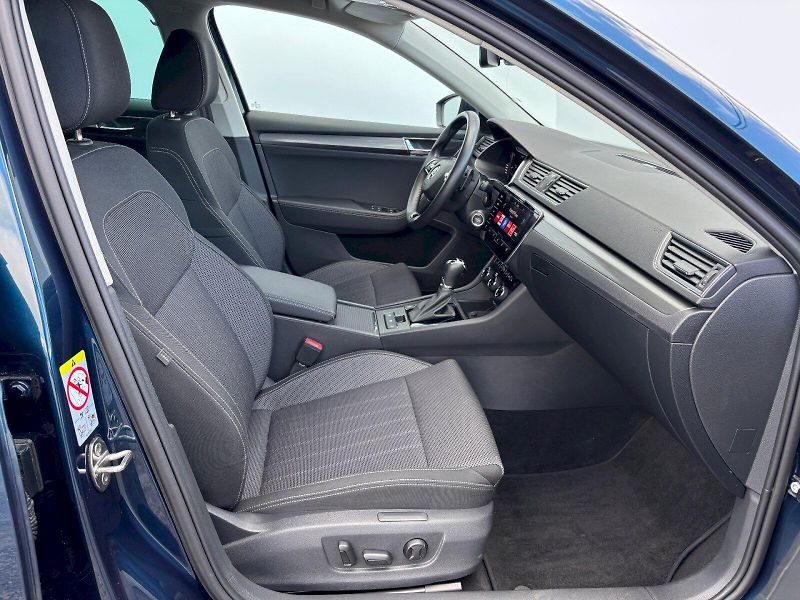 Škoda Superb (2023) 2.0 TDI 110kW DSG Style Extra, - fotka 29 z 35