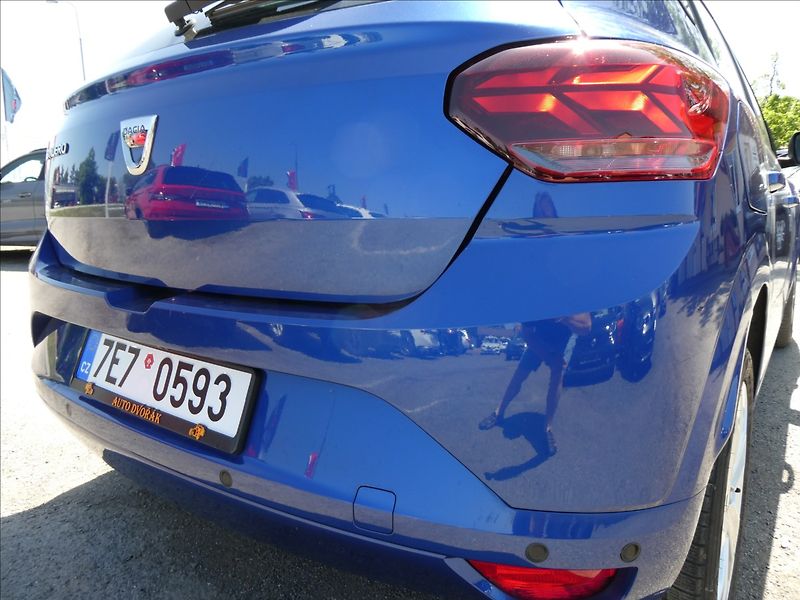 Dacia Sandero 1,0 TCe 67kW Comfort, navigace - fotka 10 z 38