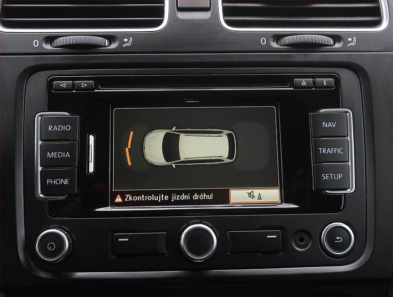 Volkswagen Golf (2012) 2.0 TDI, Automat, Navi - fotka 17 z 19