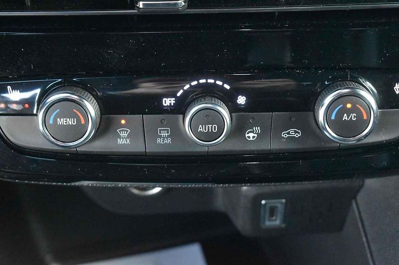 Opel Mokka je stále jedno z nejhezčích malých SUV.