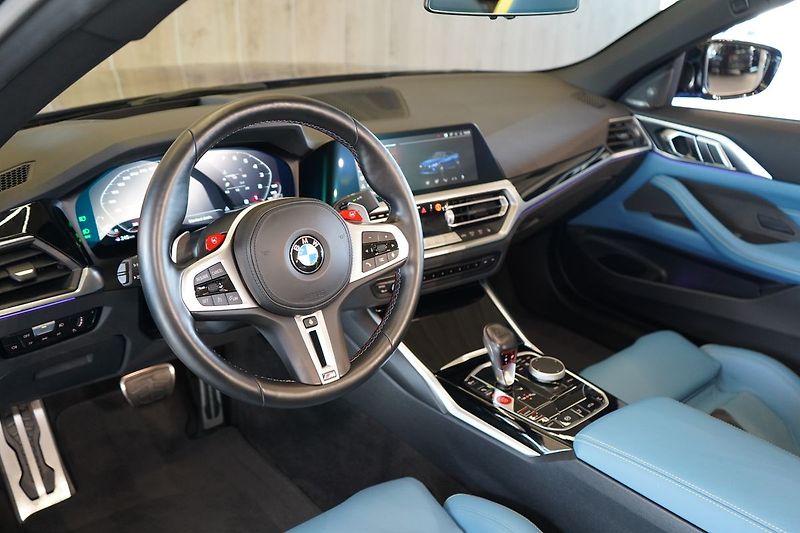 BMW M4 Competition xDrive Convertible - fotka 18 z 45