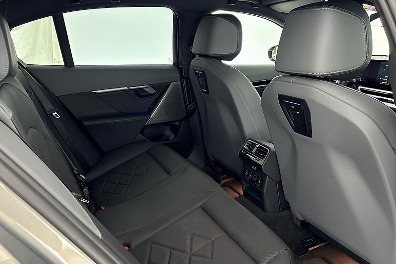 BMW Řada 5 540d xDrive Sedan - fotka 11 z 18