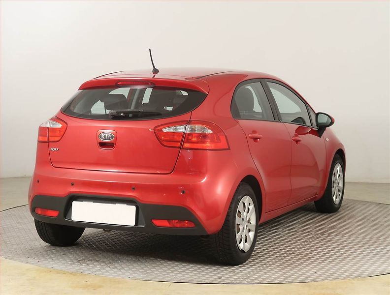 Kia Rio (2013) 1.4 CVVT, Park. senzory - fotka 5 z 15