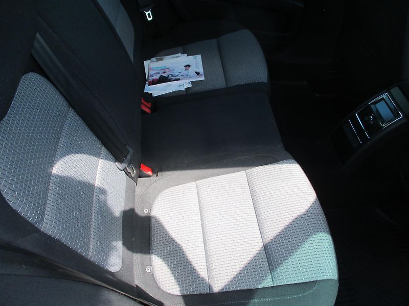Škoda Superb (2013) combi II 4x4 2,0 TDi - fotka 8 z 11