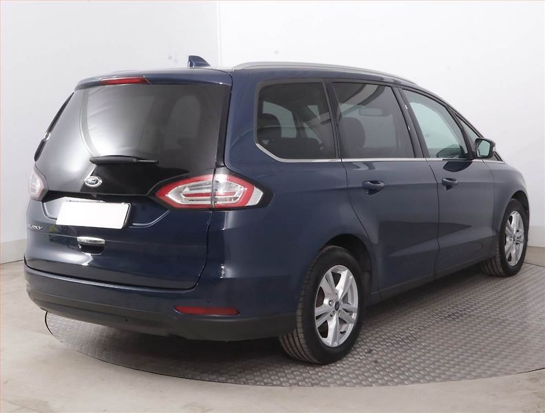 Ford Galaxy (2020) Titanium 2.0 EcoBlue, 7 míst - fotka 5 z 19