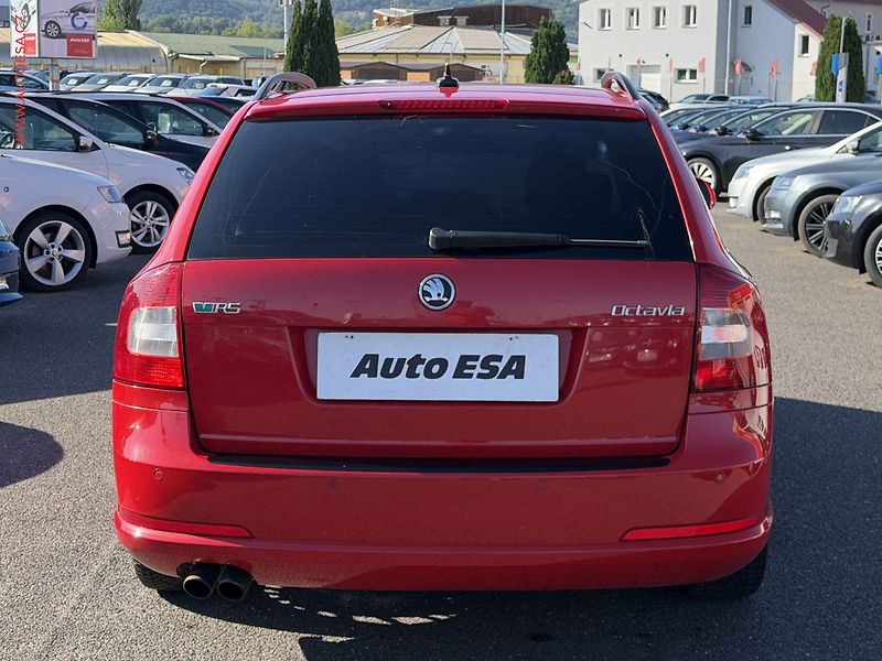 Škoda Octavia (2010) 2.0 TDi, DSG, STK5/28 - fotka 5 z 18