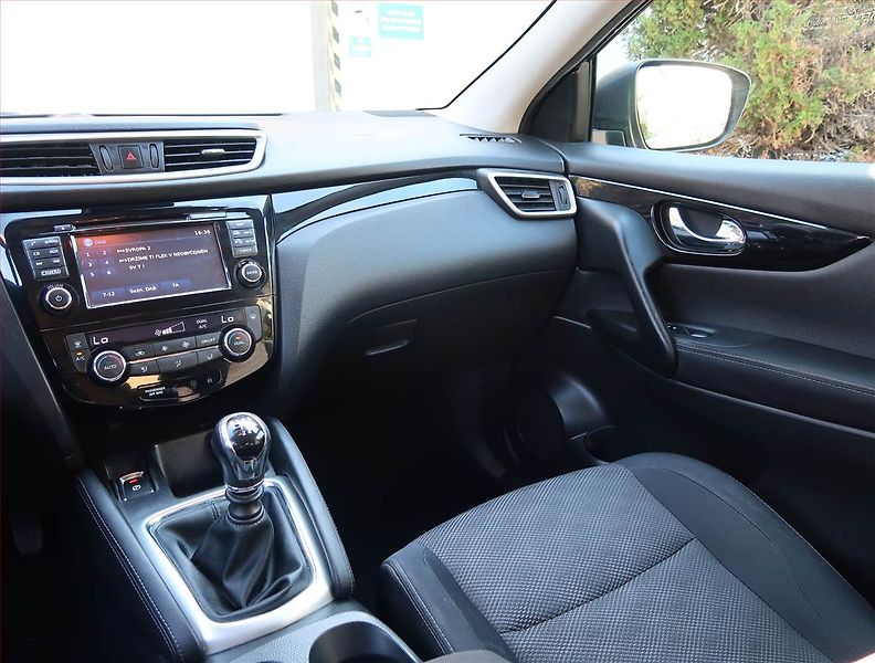 Nissan Qashqai (2016) 1.2 DIG-T, Serv.kniha, Navi - fotka 8 z 23
