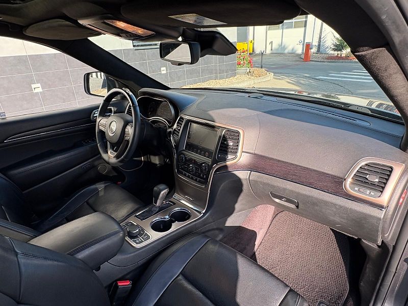 Jeep Grand Cherokee 3.0 CRD 184 kW 4X4 SUMMIT, ČR - fotka 54 z 59