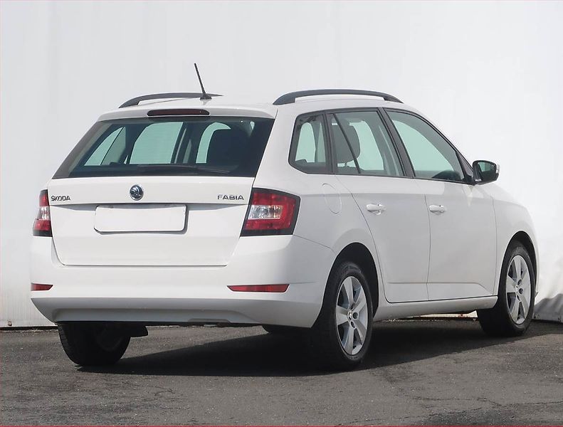 Škoda Fabia (2018) Ambition Plus 1.0 TSI - fotka 5 z 17