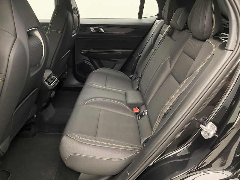 Lynk & Co 01 (2025) 01 CORE PHEV - fotka 5 z 82