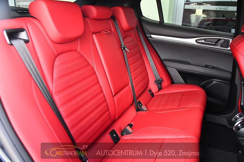 Alfa Romeo Stelvio 2.0T 16V 206kW VELOCE AT8 Q4 - fotka 17 z 49