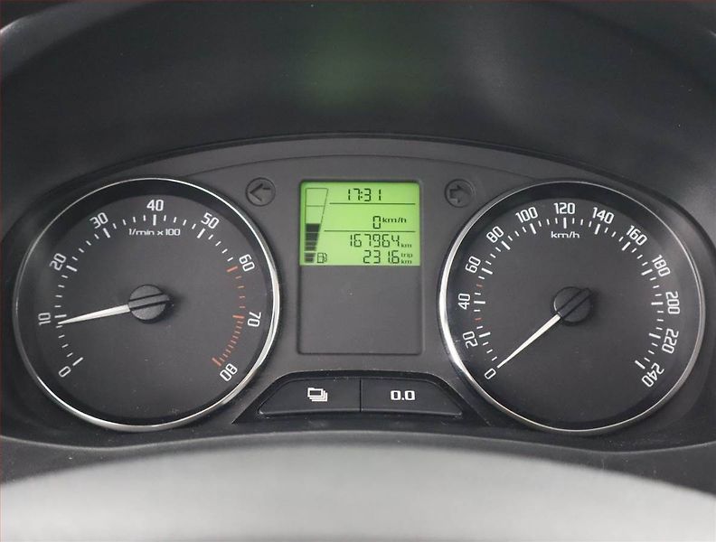 Škoda Fabia (2010) Ambition 1.2 TSI, oblíbený vůz - fotka 11 z 18