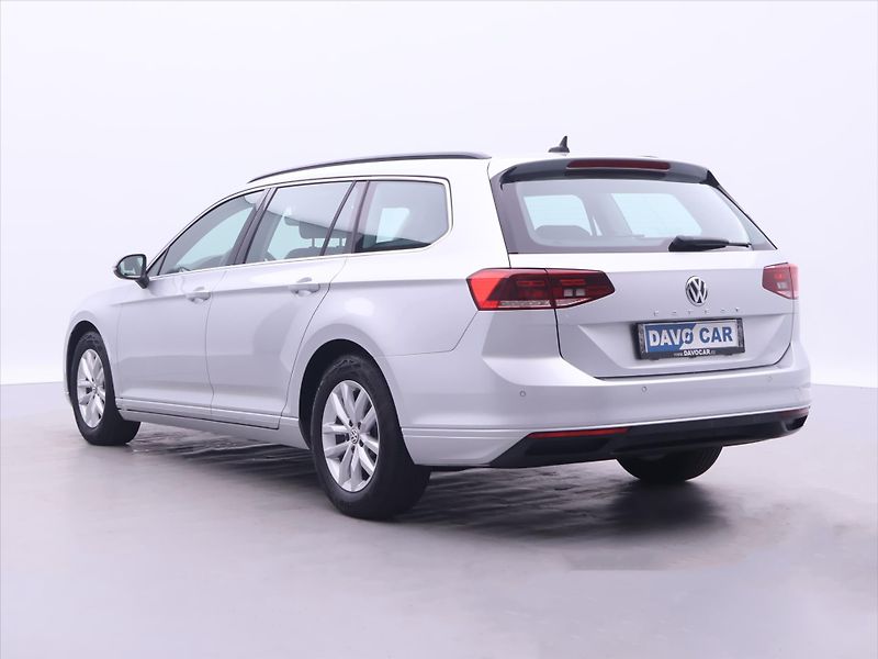 Volkswagen Passat 2,0 TDI 110kW DSG 1.Maj. DPH - fotka 5 z 39